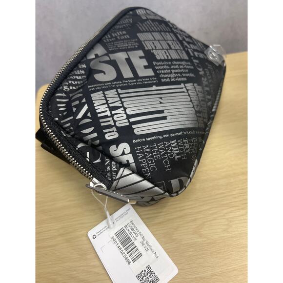 Lululemon Everywhere Belt Bag Manifesto Print Black 1L (Retired) Rare - Picture 5 of 7